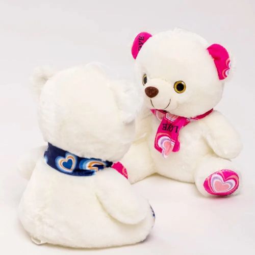 ours-en-peluche-enfant-calin