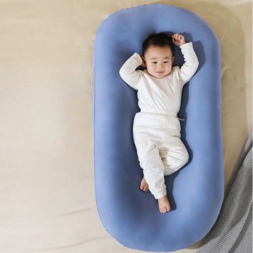reducteur-de-lit-cocon-bebe-amovible-bleu